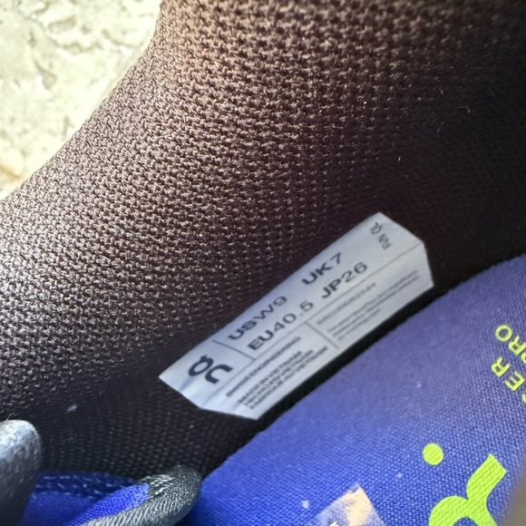 ON Rogers Pro Tennis shoes. Size Women 9 - Picture 7 of 7